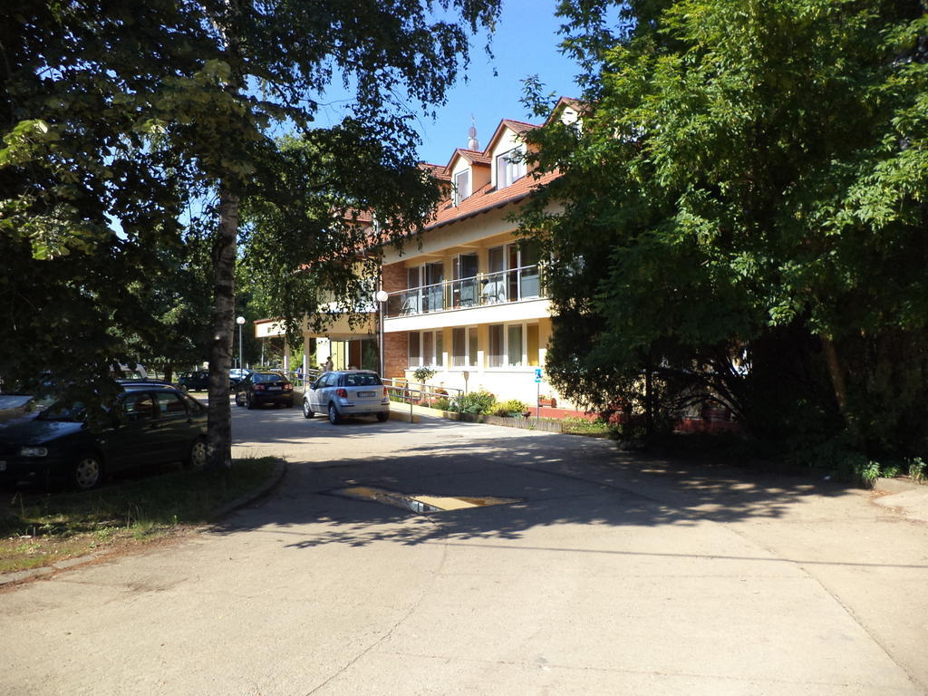 Touring Hotel Berekfurdo Exterior photo